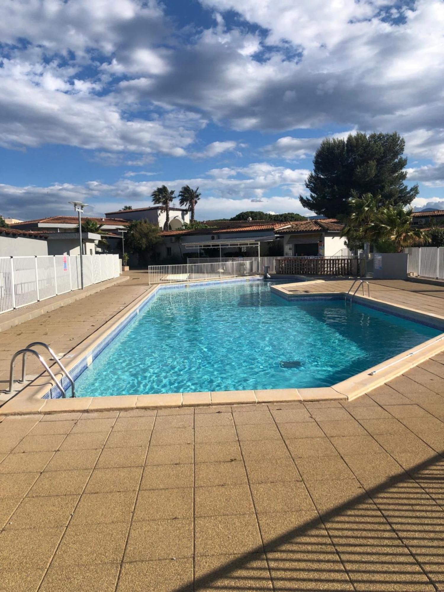 Maison Saint Cyprien Plage Bagian luar foto